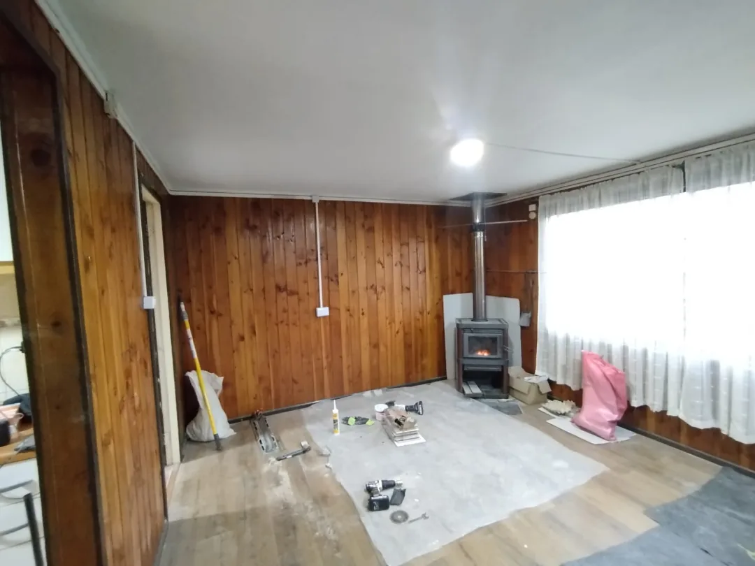 CASA CON TRES CABAÑA EN AV. PEDRO MONTT, VALDIVIA
