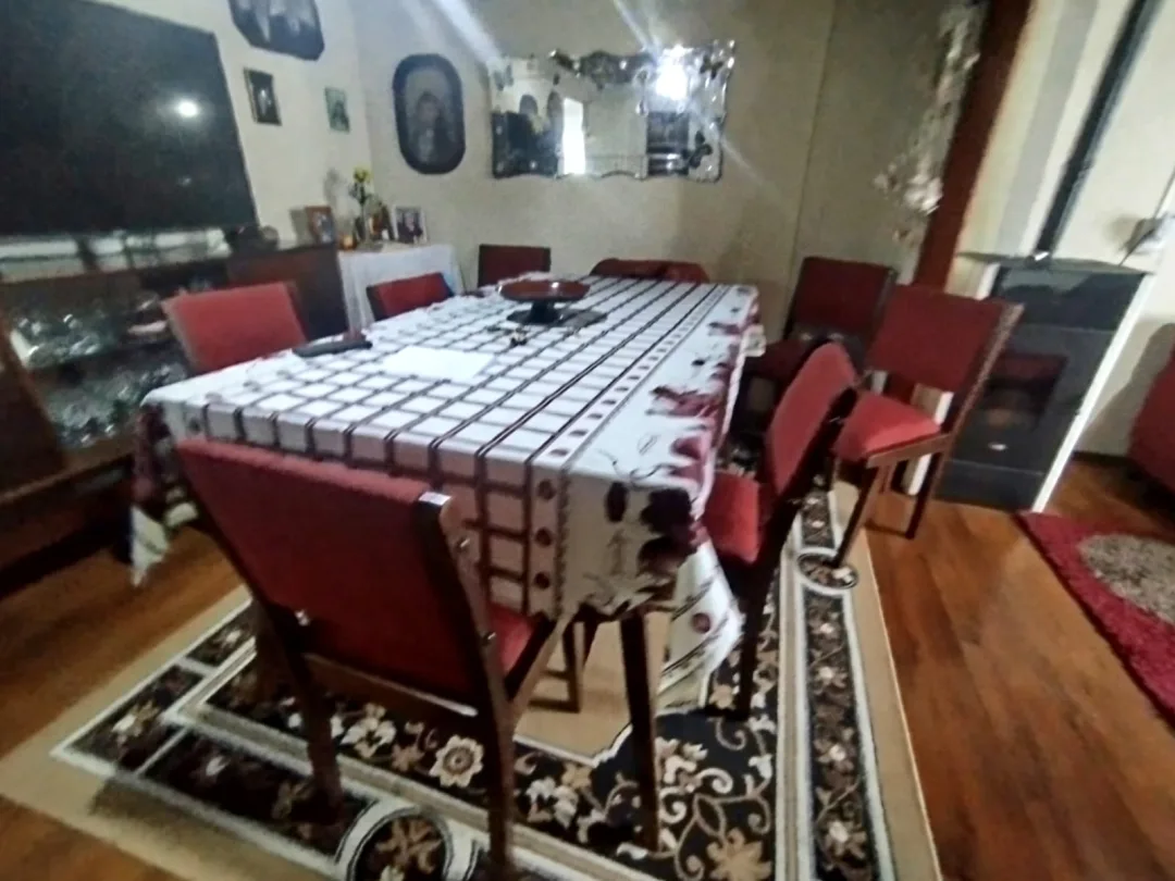 MUY BUENA CASA EN POBLACION MENZEL, VALDIVIA