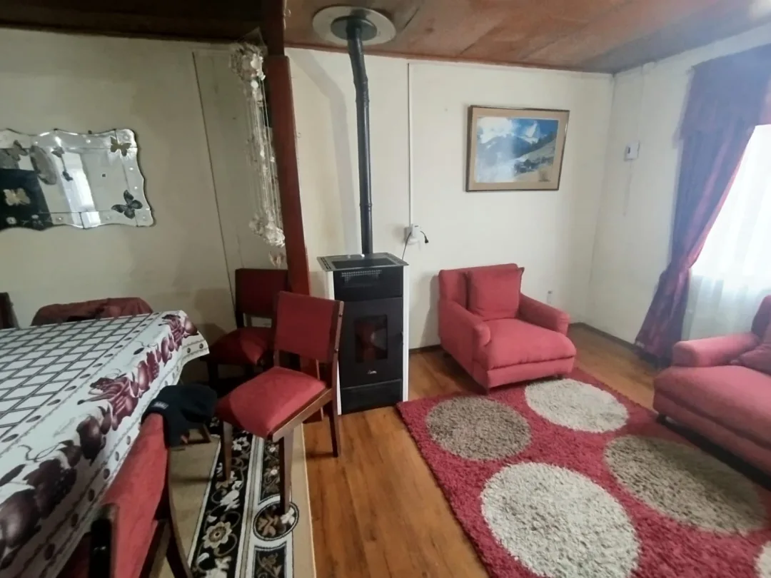 MUY BUENA CASA EN POBLACION MENZEL, VALDIVIA