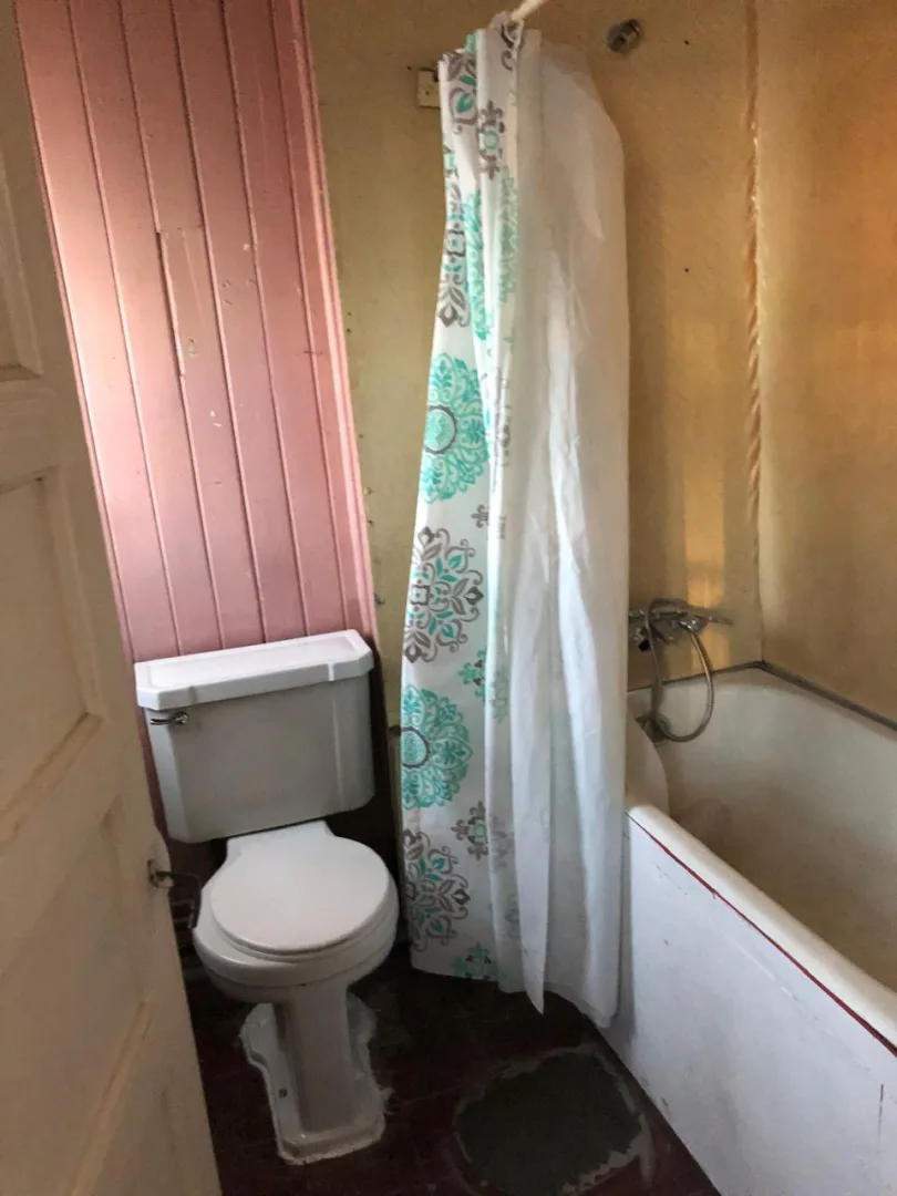CASA EN PRIMITIVO FUENTES, POBLACION PERU