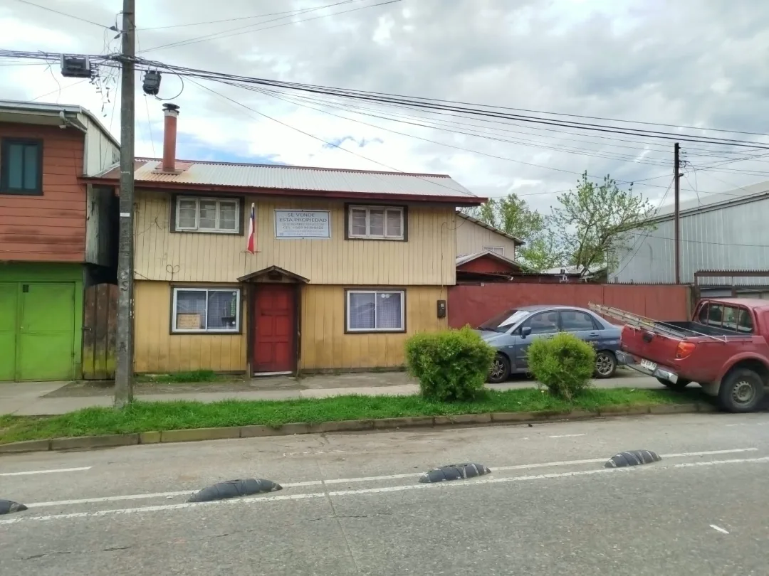 VENTA CASA CALLE BAQUEDANO, VALDIVIA