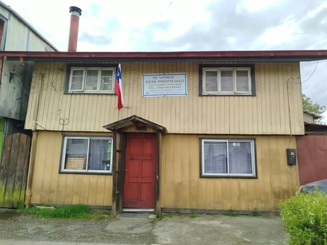VENTA CASA CALLE BAQUEDANO, VALDIVIA