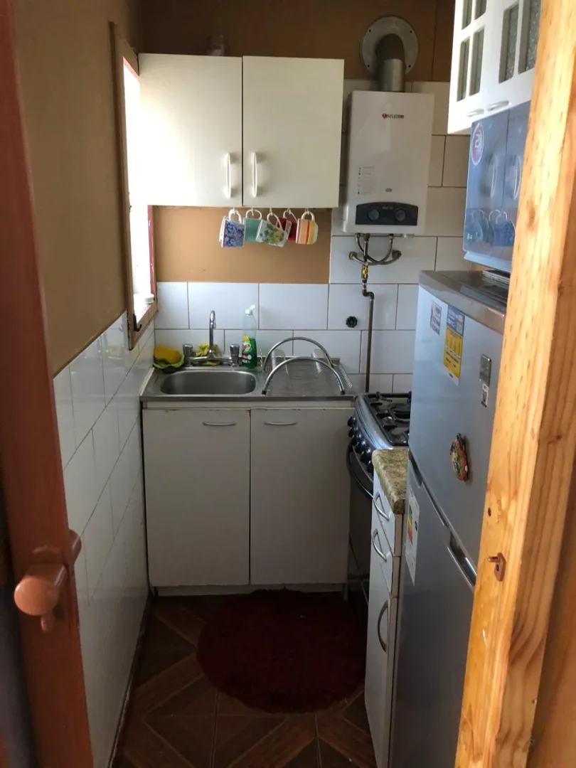 CASA DE UN PISO, CON CABAÑA, EN SECTOR BARRIOS BAJOS, VALDIVIA