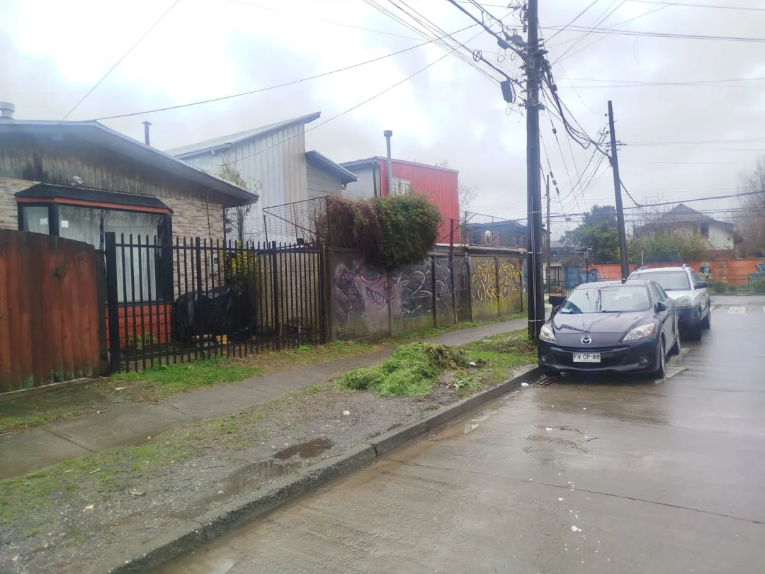 CASA DE UN PISO, CON CABAÑA, EN SECTOR BARRIOS BAJOS, VALDIVIA