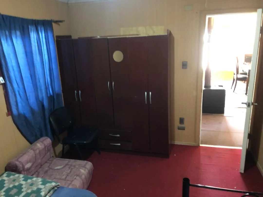 CASA DE UN PISO, CON CABAÑA, EN SECTOR BARRIOS BAJOS, VALDIVIA