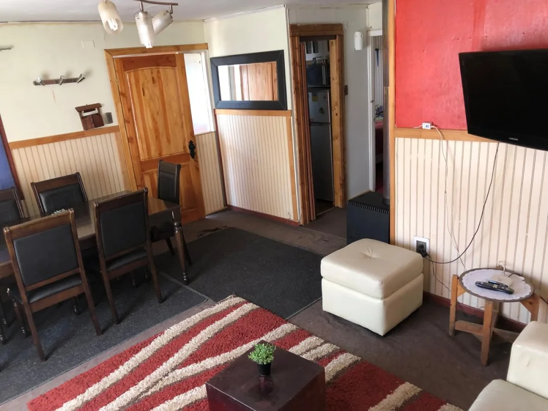 CASA DE UN PISO, CON CABAÑA, EN SECTOR BARRIOS BAJOS, VALDIVIA