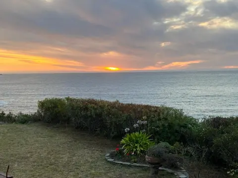 HEROMOSA CASA EN PLAYA ROSADA, COSTA DE VALDIVIA